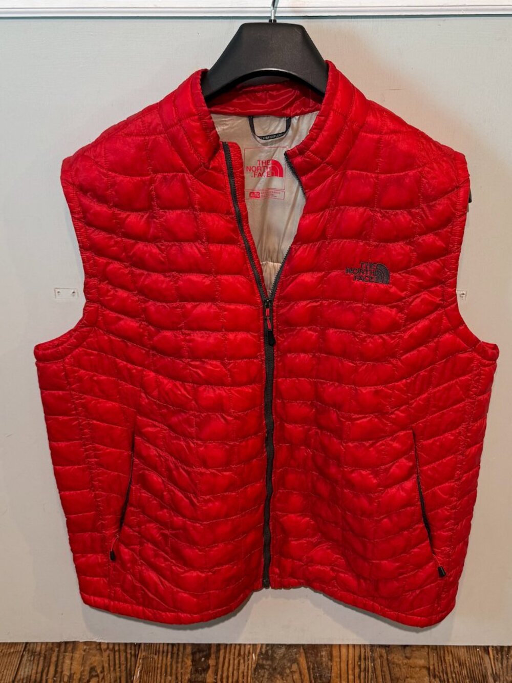 North Face Puffer Down Thermoball Vest Men's XL Red Insulated Full Zip Packable